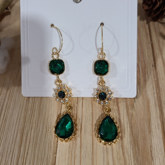 💚💚NEW💚💚GORGEOUS!! Emerald Green Rhinestone Waterdrop Earrings - Picture 11 of 12